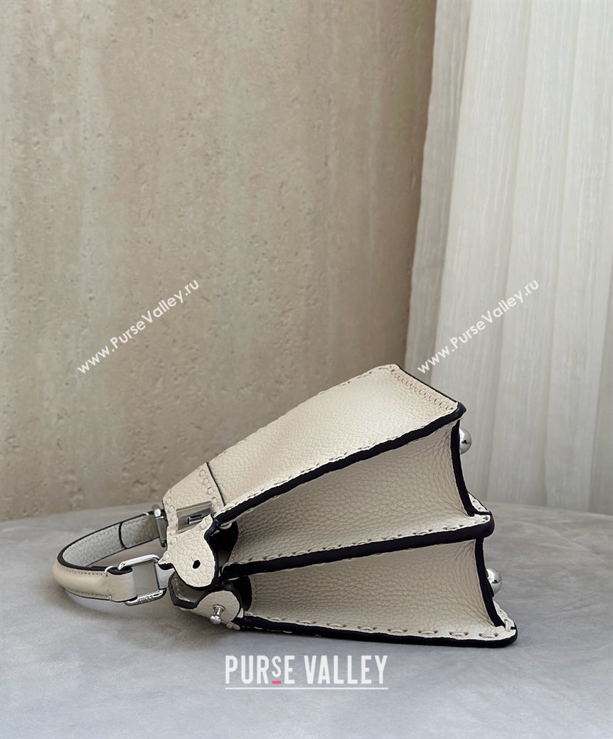 Fendi Peekaboo ISeeU Petite Bag in Grained Leather with Oversized topstitching White 2025 80133 top (CL-250210007)