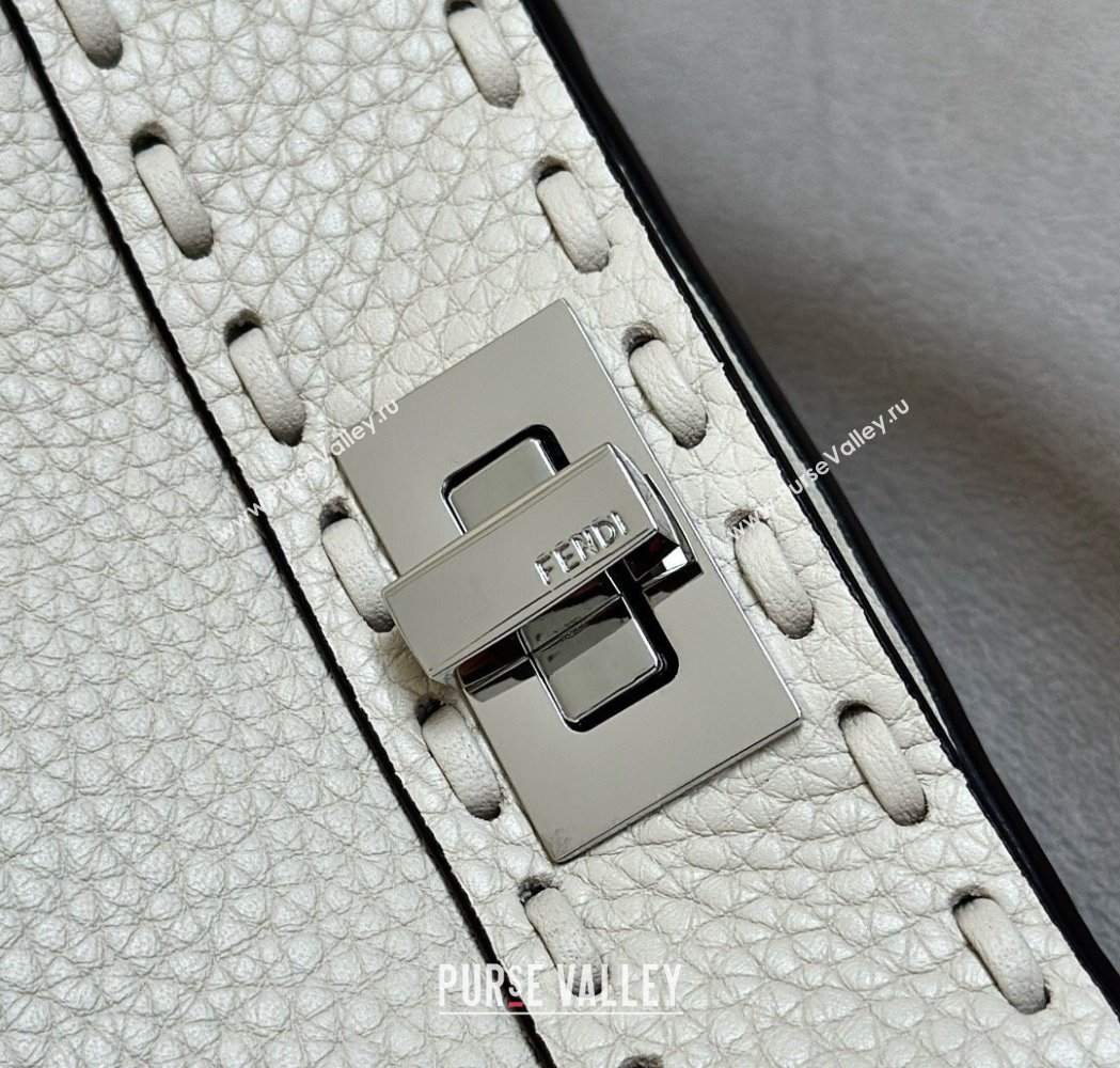 Fendi Peekaboo ISeeU Petite Bag in Grained Leather with Oversized topstitching White 2025 80133 top (CL-250210007)