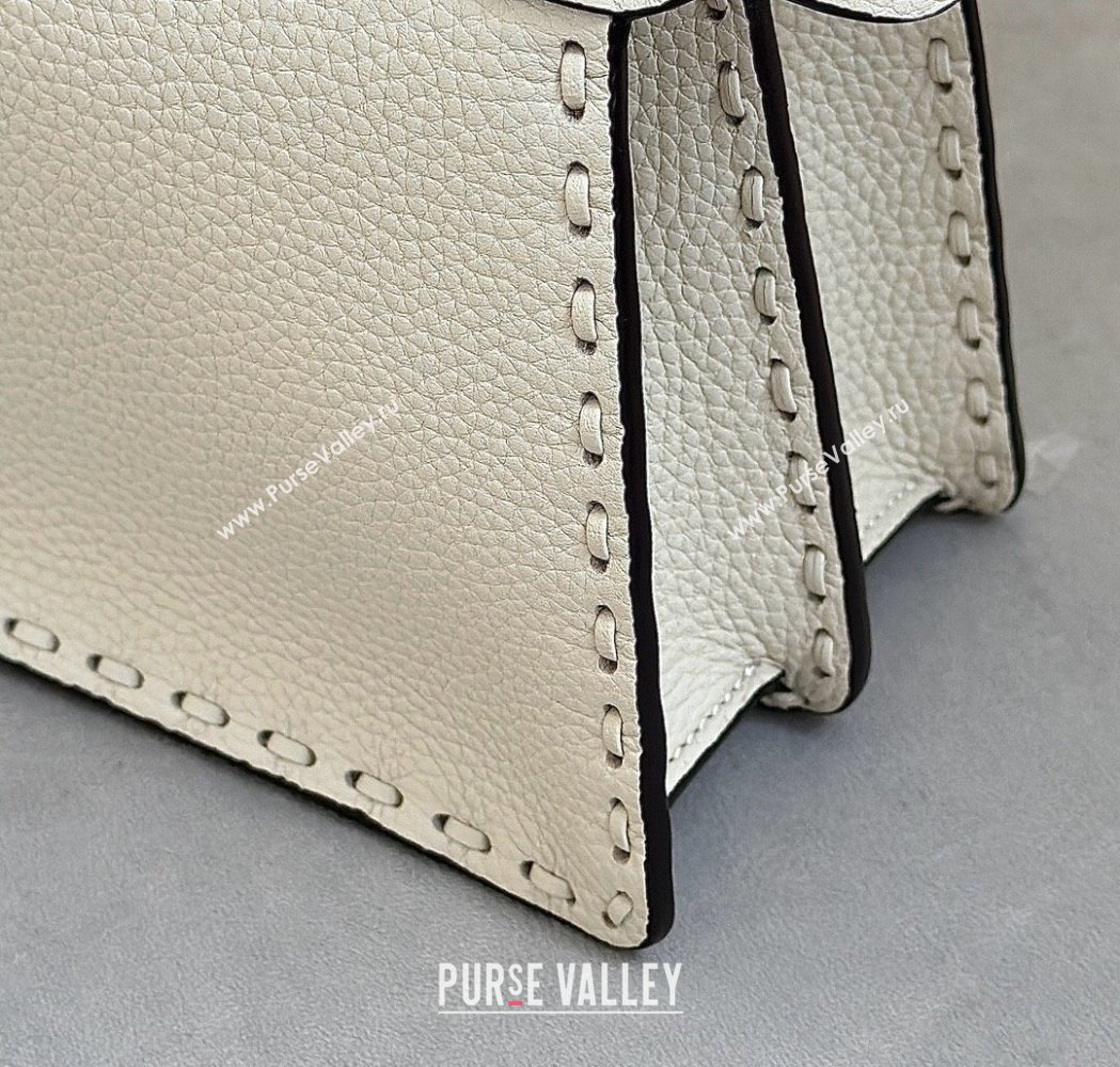 Fendi Peekaboo ISeeU Petite Bag in Grained Leather with Oversized topstitching White 2025 80133 top (CL-250210007)
