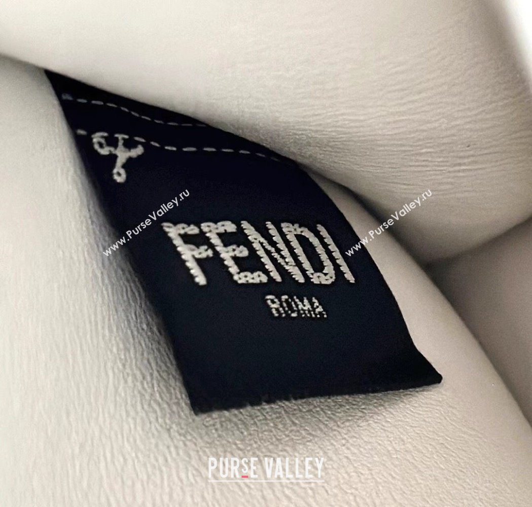 Fendi Peekaboo ISeeU Petite Bag in Grained Leather with Oversized topstitching White 2025 80133 top (CL-250210007)
