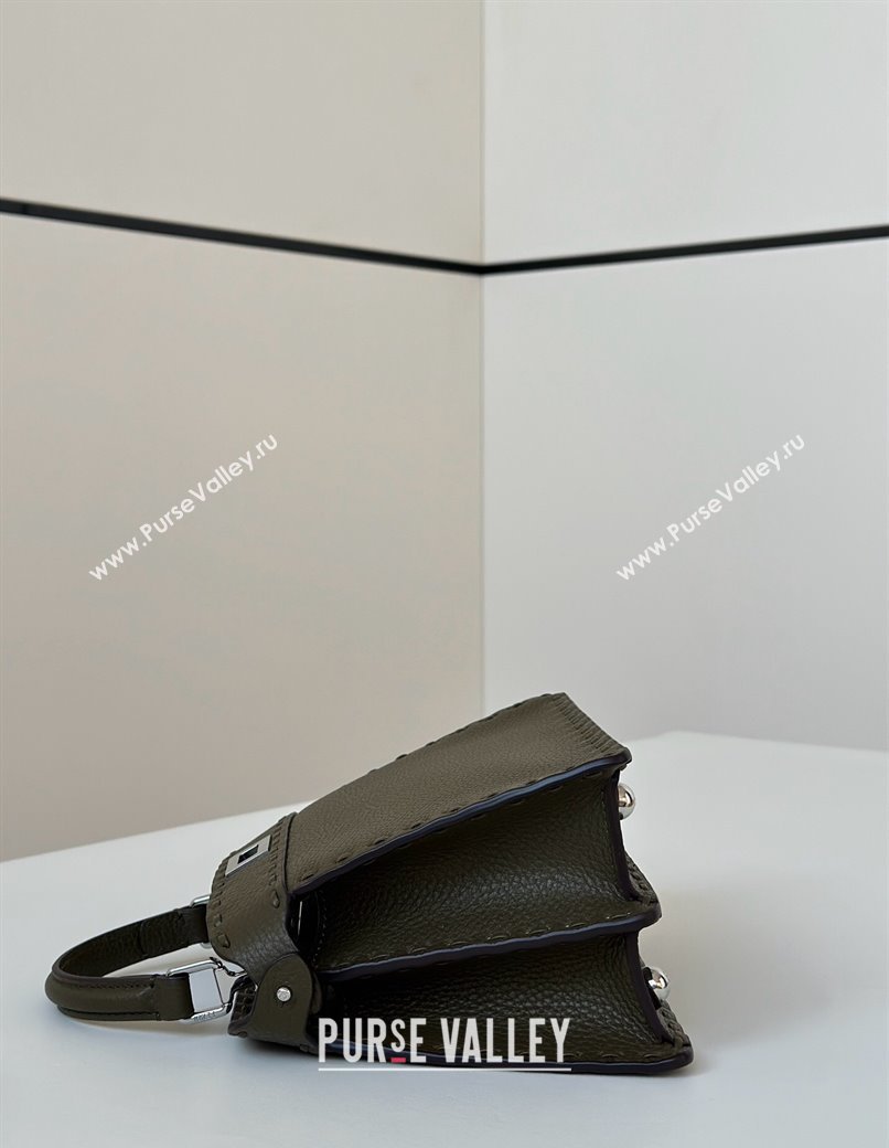 Fendi Peekaboo ISeeU Petite Bag in Grained Leather with Oversized topstitching Green 2025 80133 top (CL-250210008)