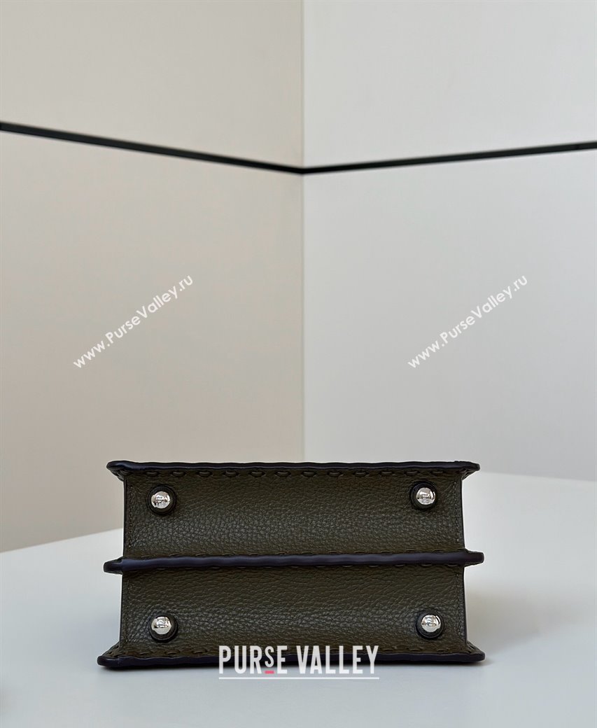 Fendi Peekaboo ISeeU Petite Bag in Grained Leather with Oversized topstitching Green 2025 80133 top (CL-250210008)