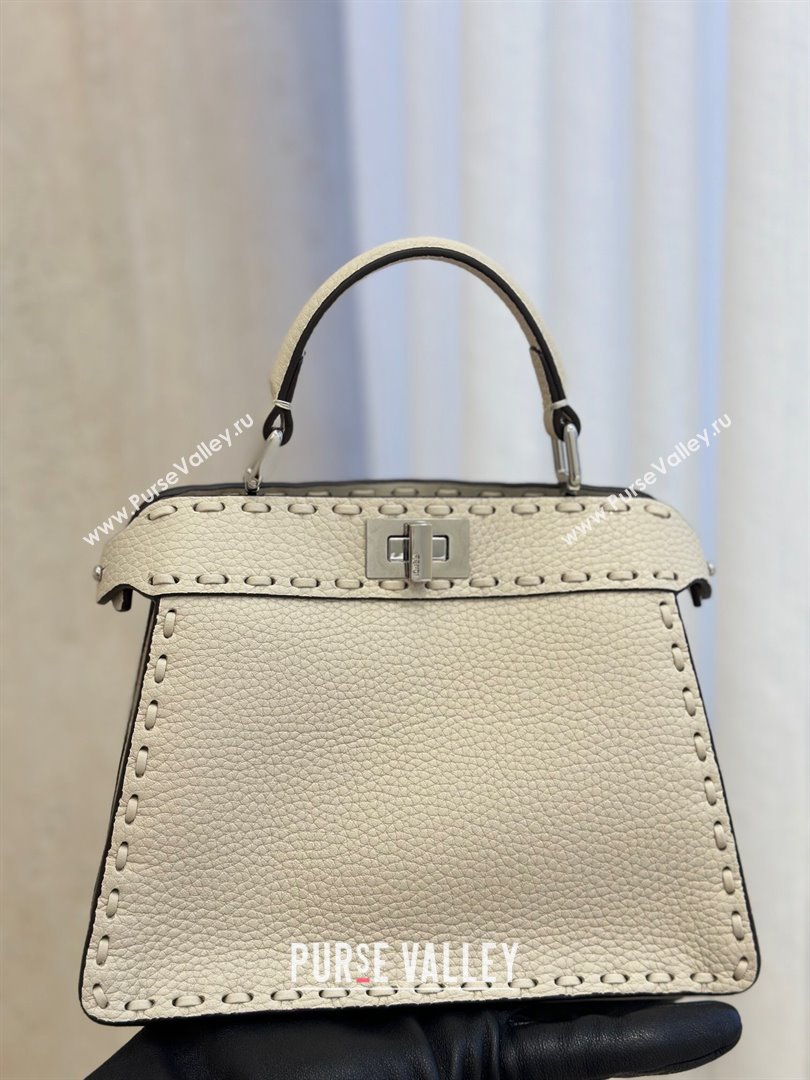 Fendi Peekaboo ISeeU Petite Bag in Grained Leather with Oversized topstitching White 2025 80133 top (CL-250210007)