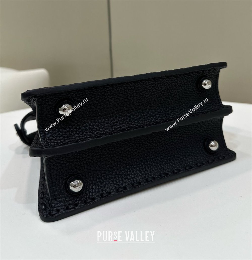 Fendi Peekaboo ISeeU Petite Bag in Grained Leather with Oversized topstitching Black 2025 80133 top (CL-250210010)
