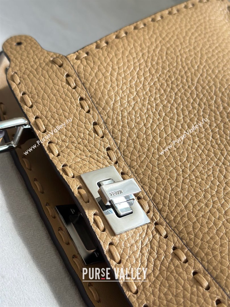 Fendi Peekaboo ISeeU Petite Bag in Grained Leather with Oversized topstitching Apricot 2025 80133 top (CL-250210012)