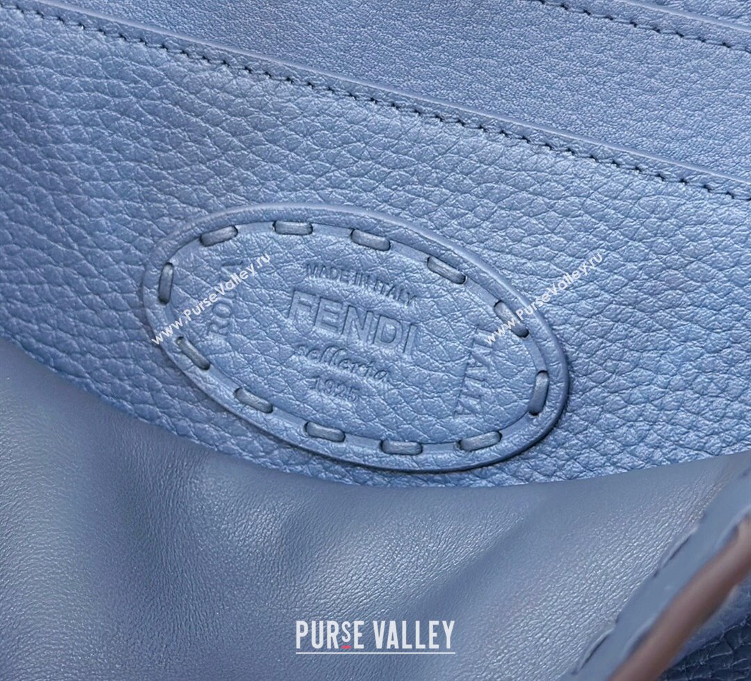 Fendi Peekaboo ISeeU Small Bag in Grained Leather with Oversized topstitching Midnight Blue 2025 80133 top (CL-250210020)