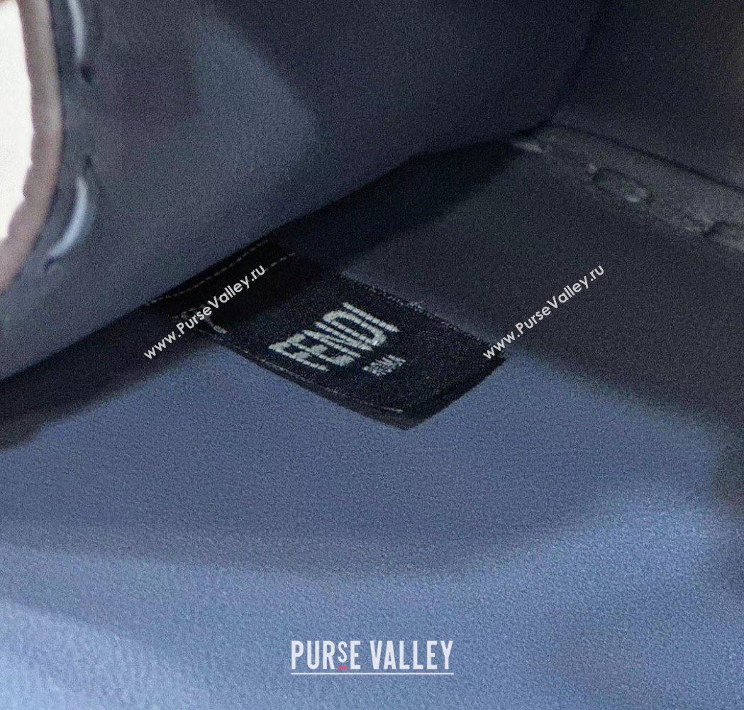 Fendi Peekaboo ISeeU Small Bag in Grained Leather with Oversized topstitching Midnight Blue 2025 80133 top (CL-250210020)