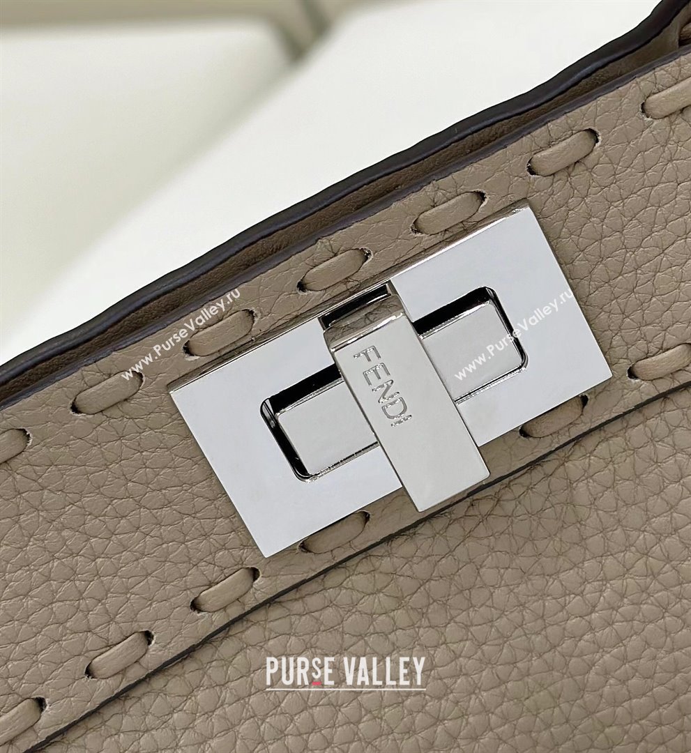 Fendi Peekaboo ISeeU Small Bag in Grained Leather with Oversized topstitching Dove Grey 2025 80133 top (CL-250210014)