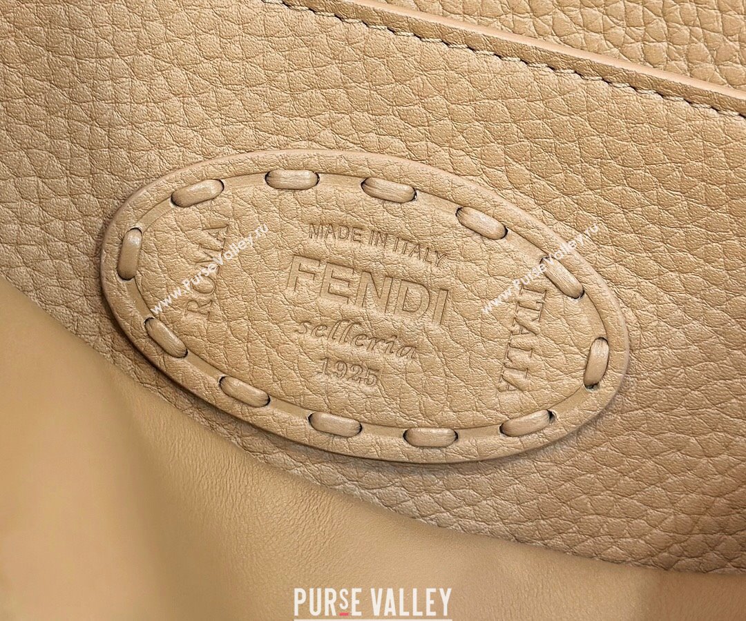Fendi Peekaboo ISeeU Small Bag in Grained Leather with Oversized topstitching Apricot 2025 80133 top (CL-250210021)