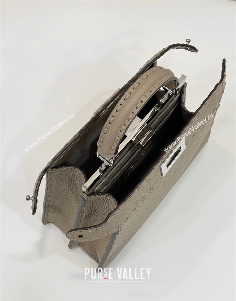 Fendi Peekaboo ISeeU Small Bag in Grained Leather with Oversized topstitching Dove Grey 2025 80133 top (CL-250210014)