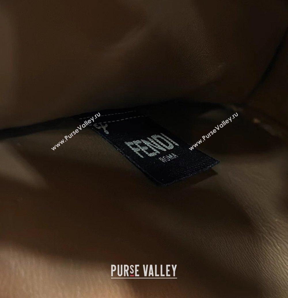 Fendi Peekaboo ISeeU Small Bag in Grained Leather with Oversized topstitching Dark Brown 2025 80133 top (CL-250210015)