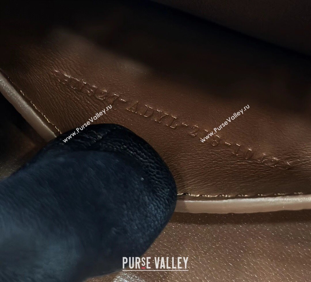 Fendi Peekaboo ISeeU Small Bag in Grained Leather with Oversized topstitching Dark Brown 2025 80133 top (CL-250210015)