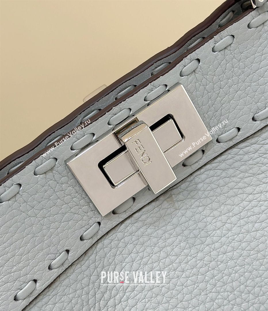 Fendi Peekaboo ISeeU Small Bag in Grained Leather with Oversized topstitching Glacier Blue 2025 80133 top (CL-250210017)