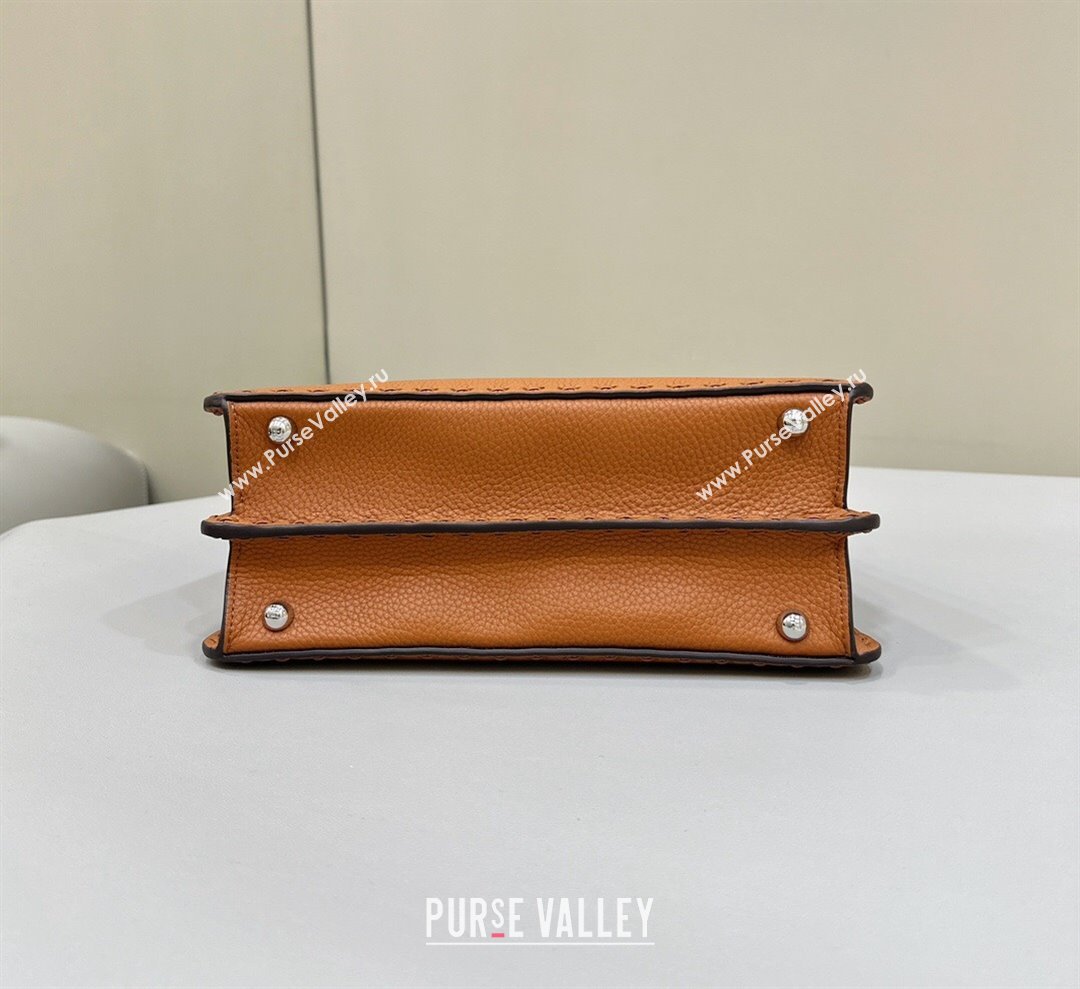 Fendi Peekaboo ISeeU Small Bag in Grained Leather with Oversized topstitching Caramel Brown 2025 80133 top (CL-250210018)