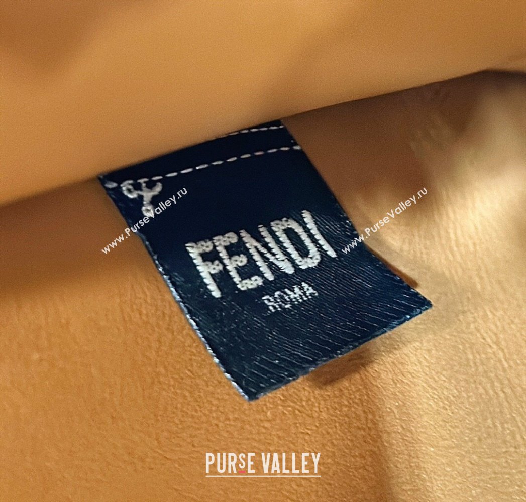 Fendi Peekaboo ISeeU Small Bag in Grained Leather with Oversized topstitching Caramel Brown 2025 80133 top (CL-250210018)