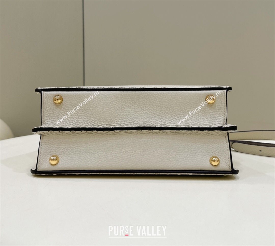 Fendi Peekaboo ISeeU Small Bag in Grained Leather with Oversized topstitching White 2025 80133 top (CL-250210019)