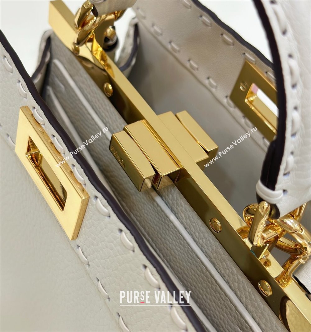 Fendi Peekaboo ISeeU Small Bag in Grained Leather with Oversized topstitching White 2025 80133 top (CL-250210019)
