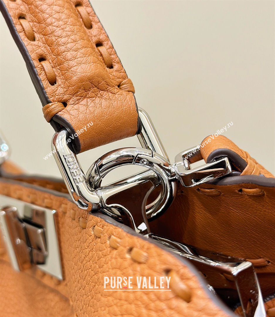 Fendi Peekaboo ISeeU Medium Bag in Grained Leather with Oversized topstitching Caramel Brown 2025 80133 top (CL-250210023)