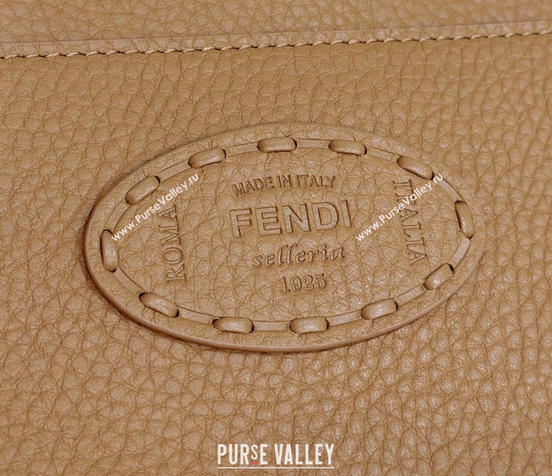 Fendi Peekaboo ISeeU Medium Bag in Grained Leather with Oversized topstitching Apricot 2025 80133 top (CL-250210024)