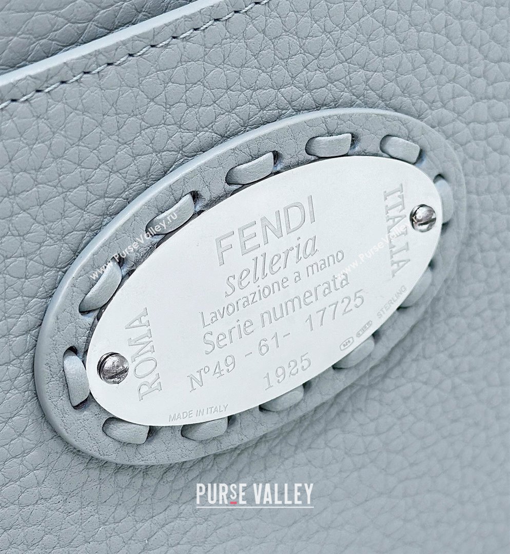 Fendi Peekaboo ISeeU Medium Bag in Grained Leather with Oversized topstitching Glacier Blue 2025 80133 top (CL-250210025)