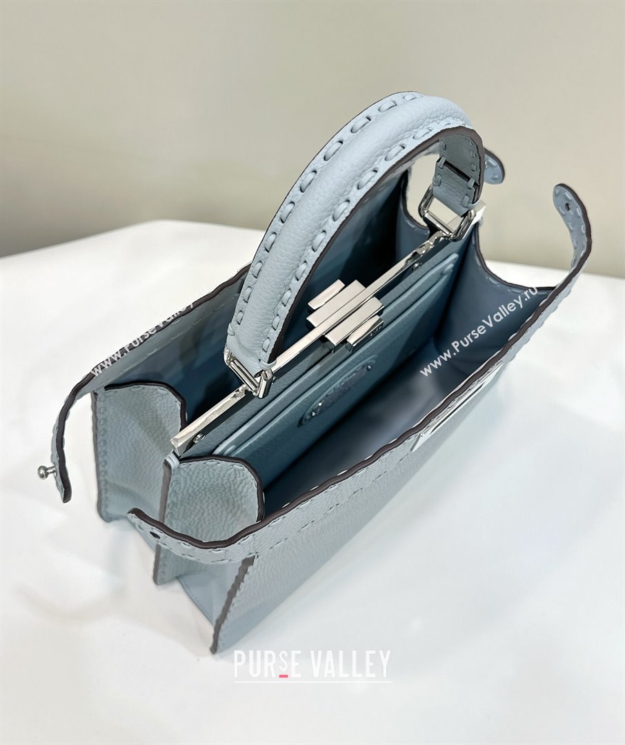 Fendi Peekaboo ISeeU Medium Bag in Grained Leather with Oversized topstitching Glacier Blue 2025 80133 top (CL-250210025)