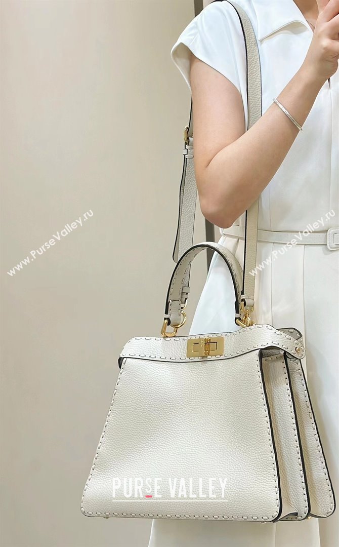 Fendi Peekaboo ISeeU Medium Bag in Grained Leather with Oversized topstitching White 2025 80133 top (CL-250210026)
