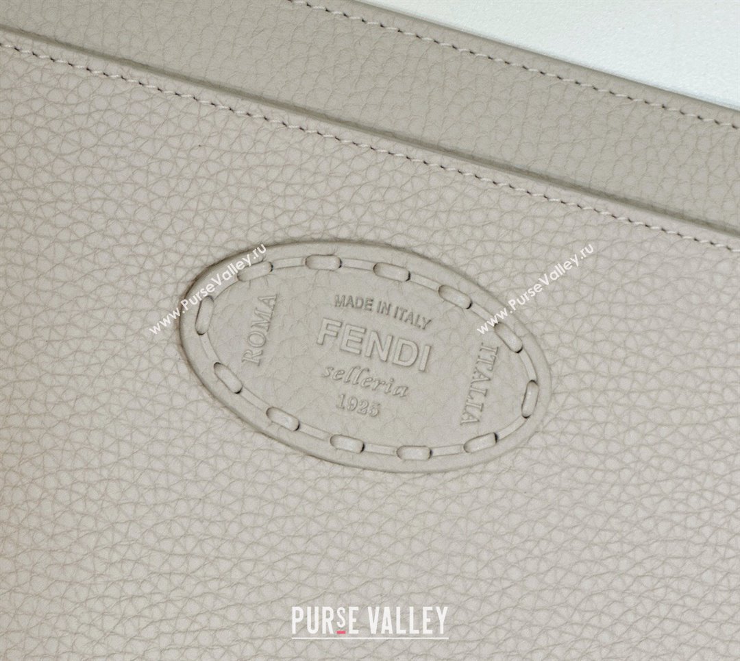 Fendi Peekaboo ISeeU Medium Bag in Grained Leather with Oversized topstitching White 2025 80133 top (CL-250210026)