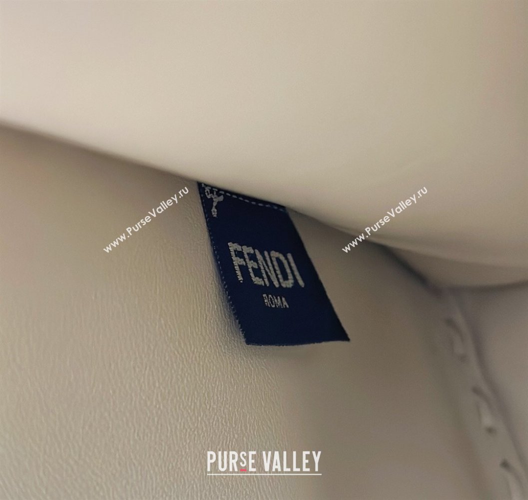 Fendi Peekaboo ISeeU Medium Bag in Grained Leather with Oversized topstitching White 2025 80133 top (CL-250210026)