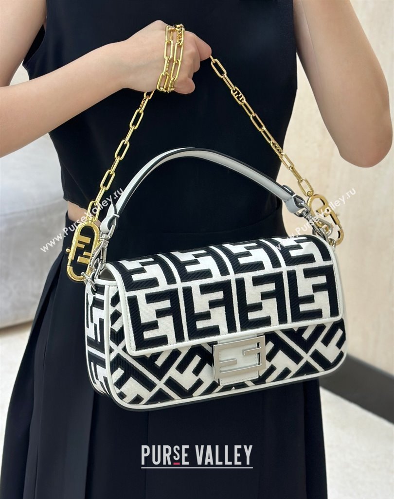 Fendi Baguette Medium Bag in Canvas with FF embroidery Black/White 2025 0159M (CL-250522014)