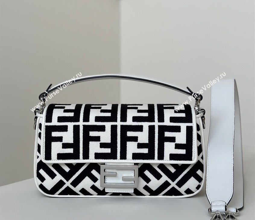 Fendi Baguette Medium Bag in Canvas with FF embroidery Black/White 2025 0159M (CL-250522014)