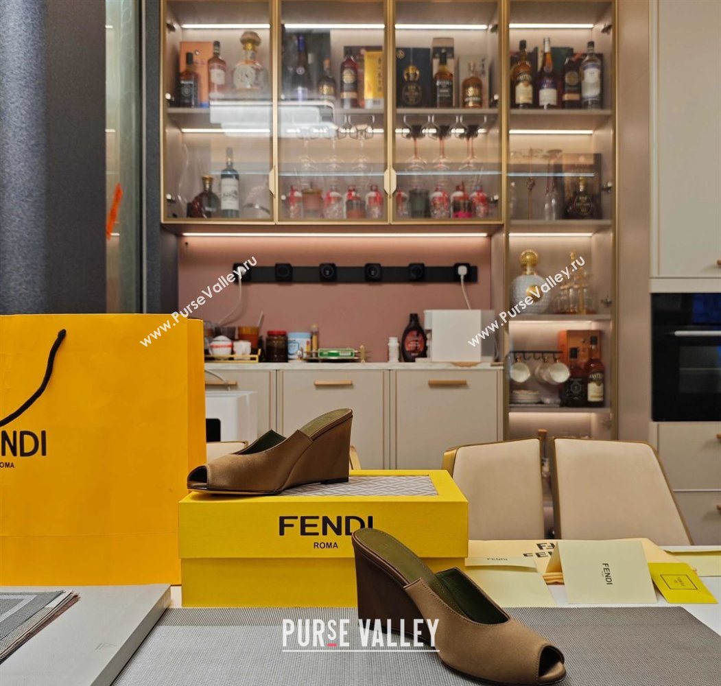 Fendi Arco Wedge Slides Sandal 8.5cm in Satin Khaki 2025 (MD-250710053)