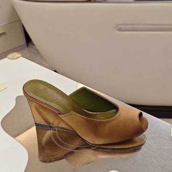 Fendi Arco Wedge Slides Sandal 8.5cm in Satin Khaki 2025 (MD-250710053)