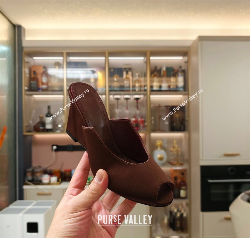 Fendi Arco Wedge Slides Sandal 8.5cm in Satin Dark Brown 2025 (MD-250710055)