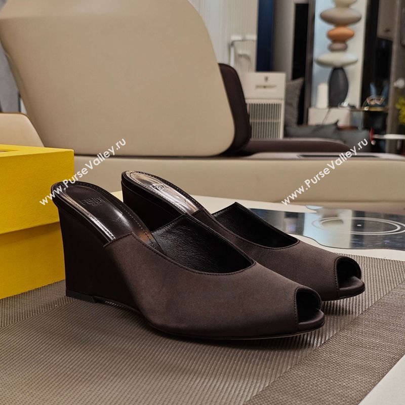 Fendi Arco Wedge Slides Sandal 8.5cm in Satin Black 2025 (MD-250710058)