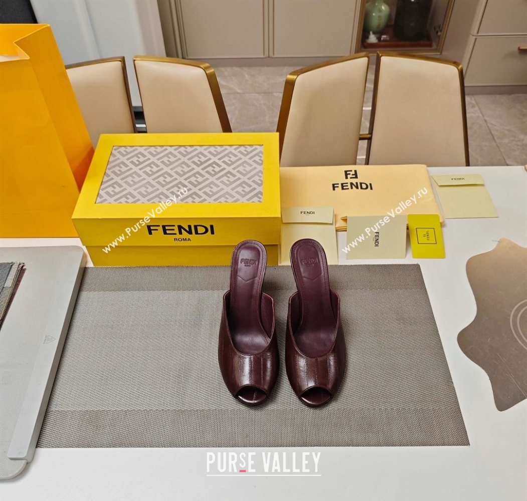 Fendi Arco Wedge Slides Sandal 8.5cm in Shiny Hagfish Embossed Leather Burgundy 2025 (MD-250710061)