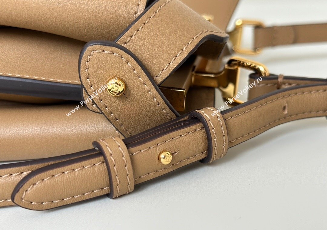 Fendi Peekaboo Soft Small Bag in Leather Beige 2025 80175 (CL-250807036)