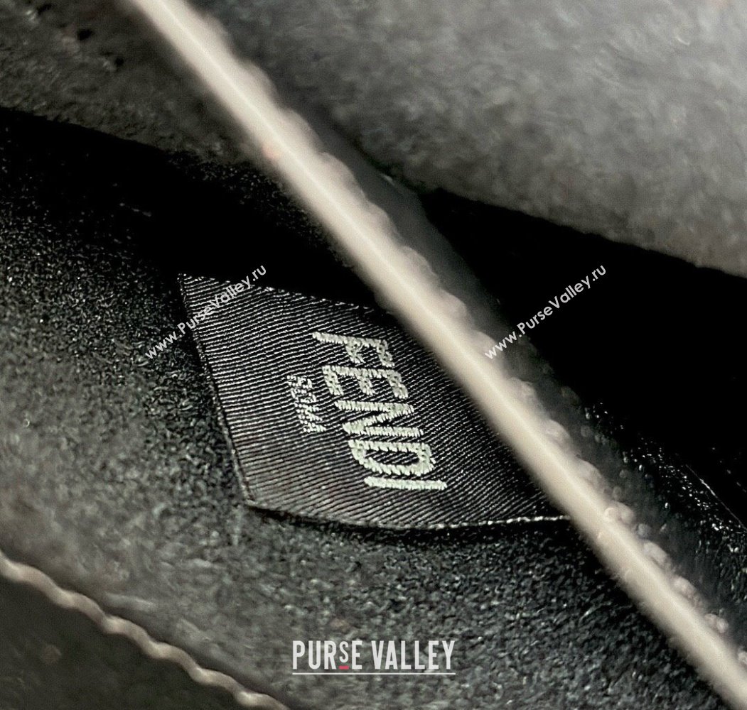 Fendi Peekaboo Soft Small Bag in Leather Black 2025 80175 (CL-250807037)