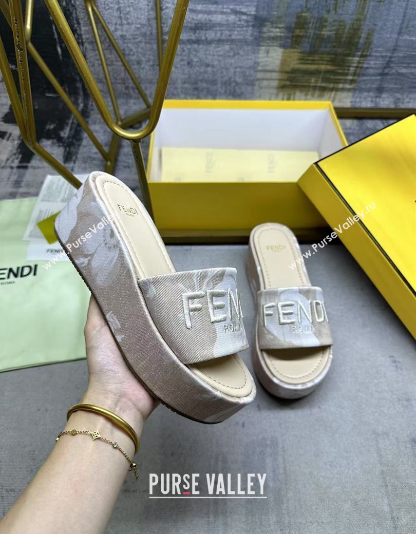 Fendi Sunshine Platform Slides Sandal 6cm in Printed Canvas Beige 2025 0822 (MD-250822126)