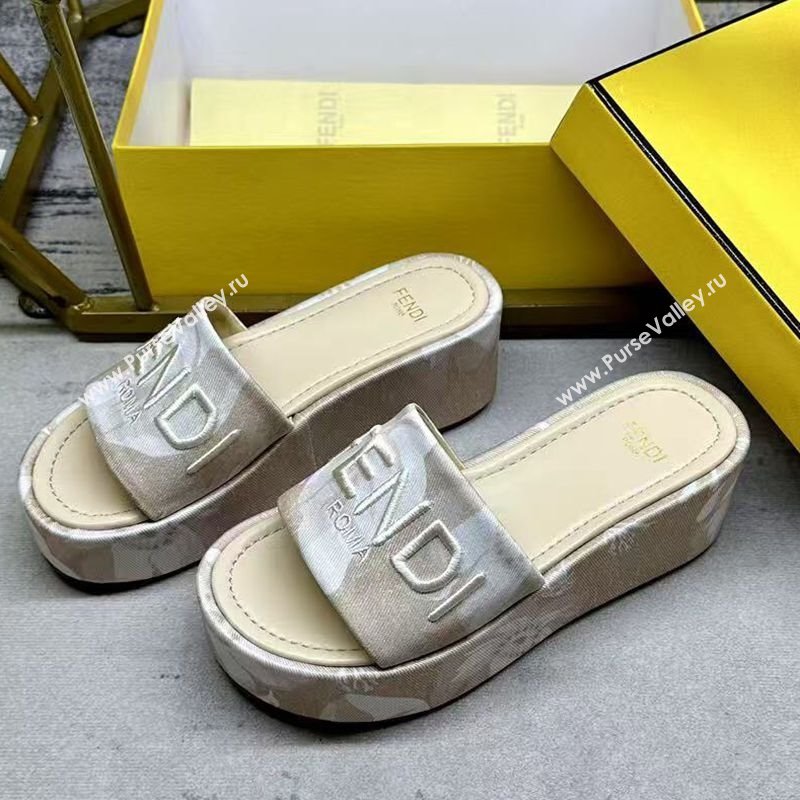 Fendi Sunshine Platform Slides Sandal 6cm in Printed Canvas Beige 2025 0822 (MD-250822126)