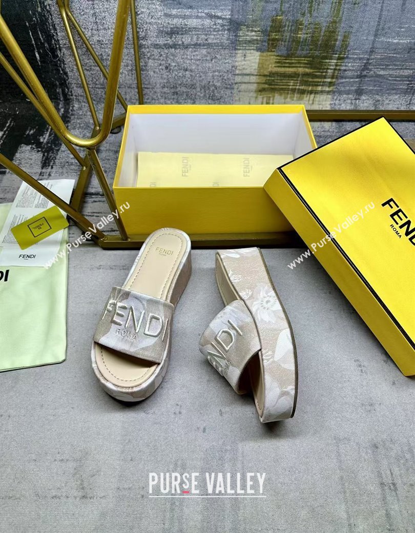 Fendi Sunshine Platform Slides Sandal 6cm in Printed Canvas Beige 2025 0822 (MD-250822126)