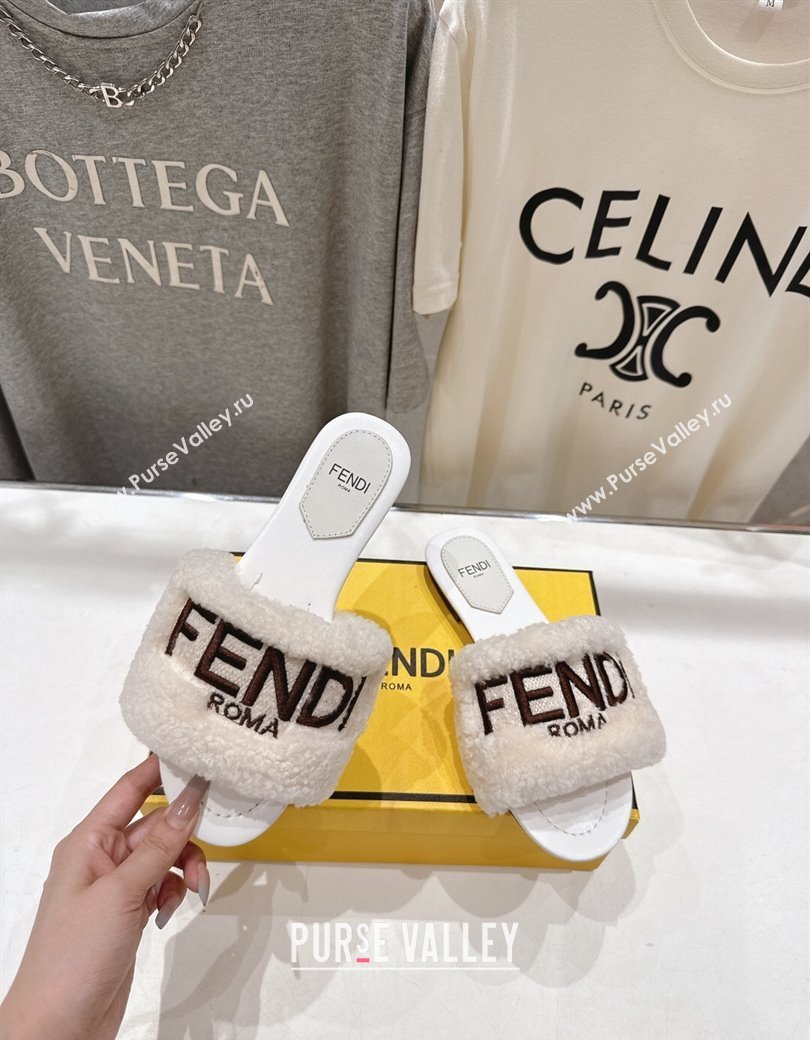 Fendi Shearling Flat Slides Sandal White 2025 FE0822 (MD-250822132)