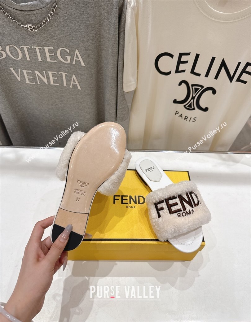 Fendi Shearling Flat Slides Sandal White 2025 FE0822 (MD-250822132)