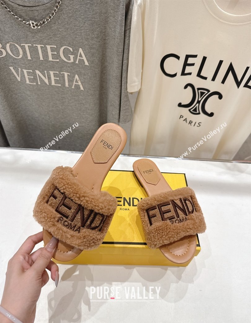 Fendi Shearling Flat Slides Sandal Light Brown 2025 FE0822 (MD-250822134)