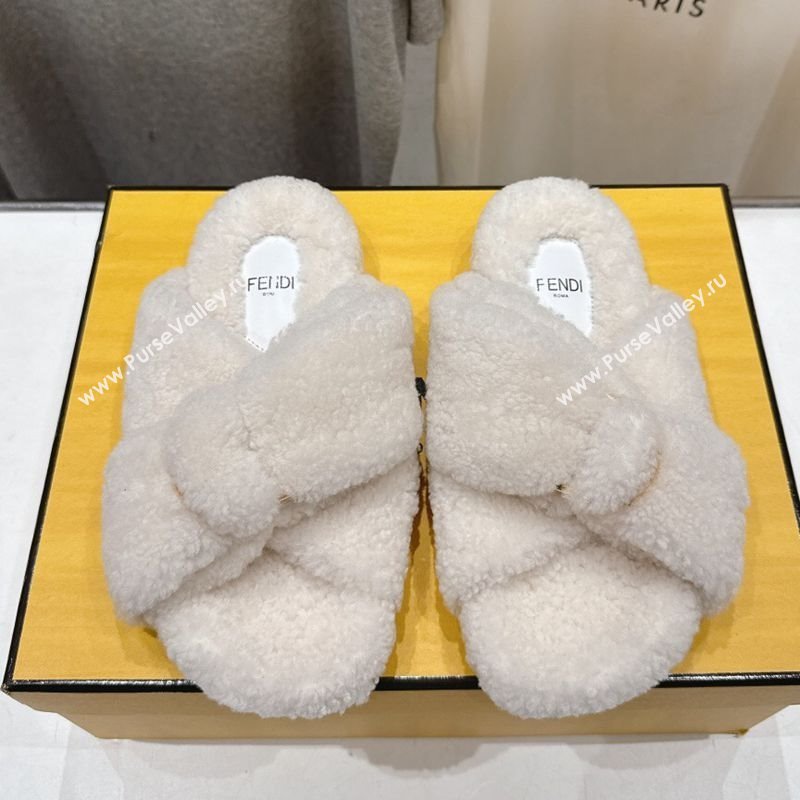 Fendi Feel Shearling Flat Slides Sandal White 2025 FE0821 (MD-250822136)