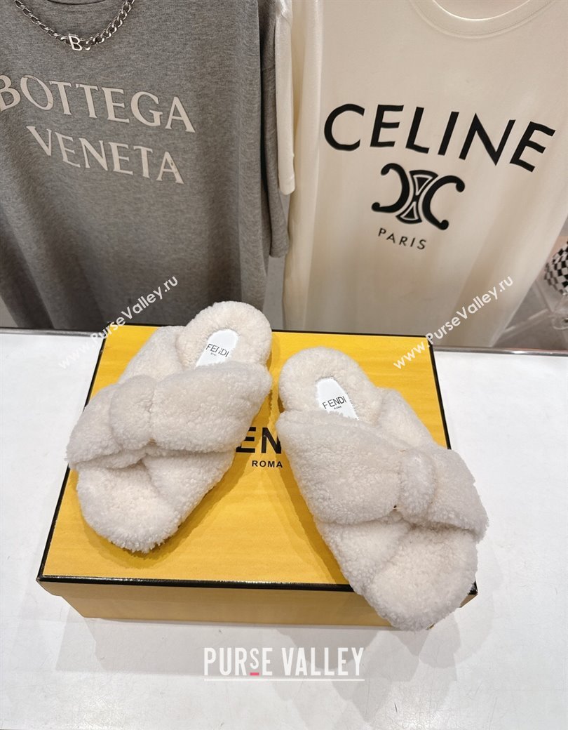 Fendi Feel Shearling Flat Slides Sandal White 2025 FE0821 (MD-250822136)