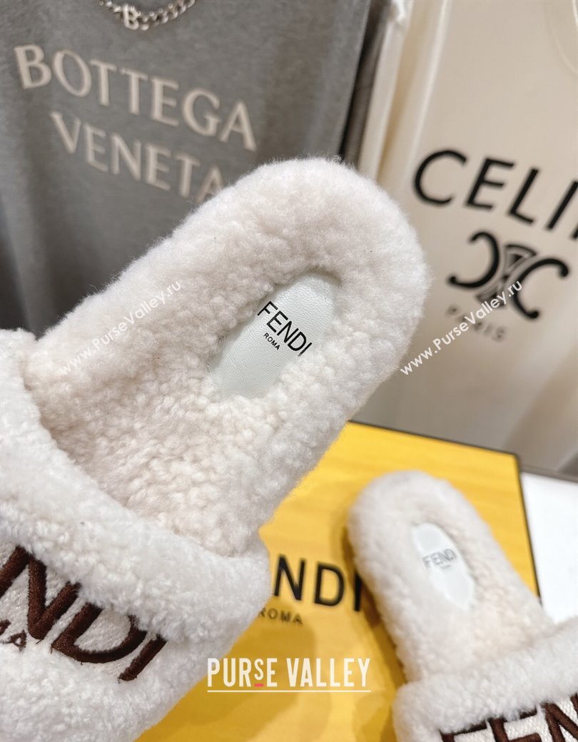 Fendi Shearling Flat Slides Sandal White 2025 FE0820 (MD-250822141)