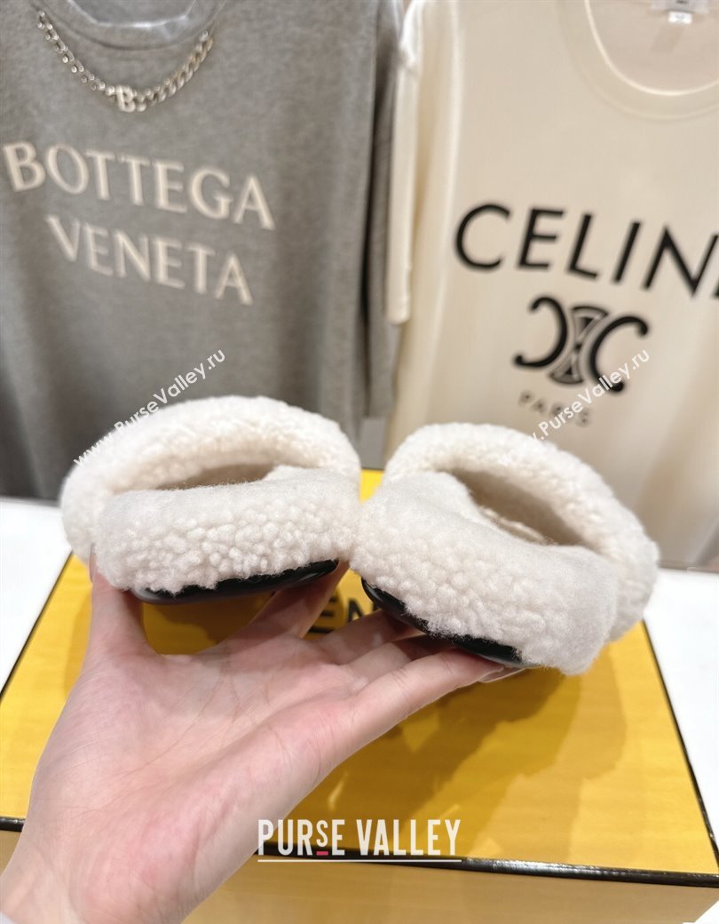 Fendi Shearling Flat Slides Sandal White 2025 FE0820 (MD-250822141)