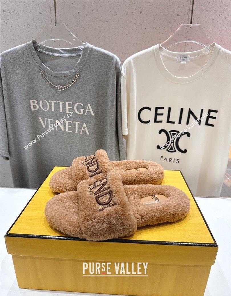 Fendi Shearling Flat Slides Sandal Light Brown 2025 FE0820 (MD-250822142)