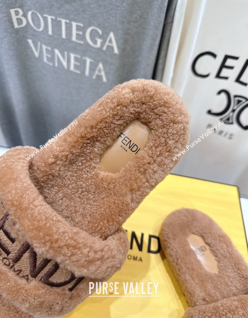 Fendi Shearling Flat Slides Sandal Light Brown 2025 FE0820 (MD-250822142)