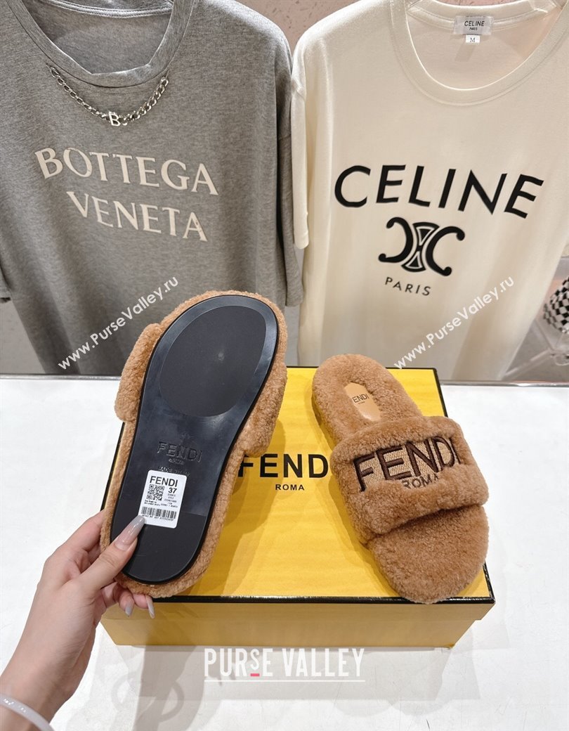 Fendi Shearling Flat Slides Sandal Light Brown 2025 FE0820 (MD-250822142)